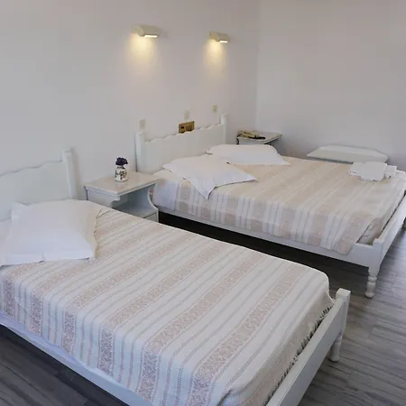 Hotel Paros 3*