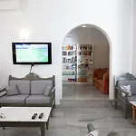 Hotel Paros 2*