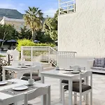 Hotel Paros 2*